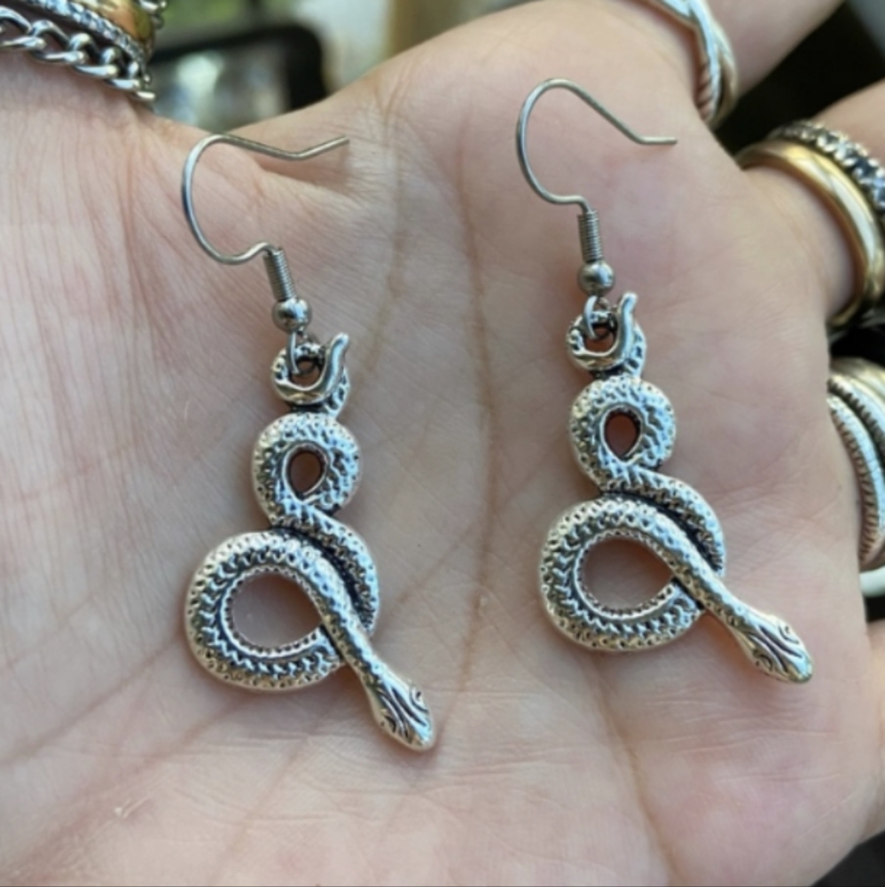 Snake Dangle earrings - Picture 2 of 3